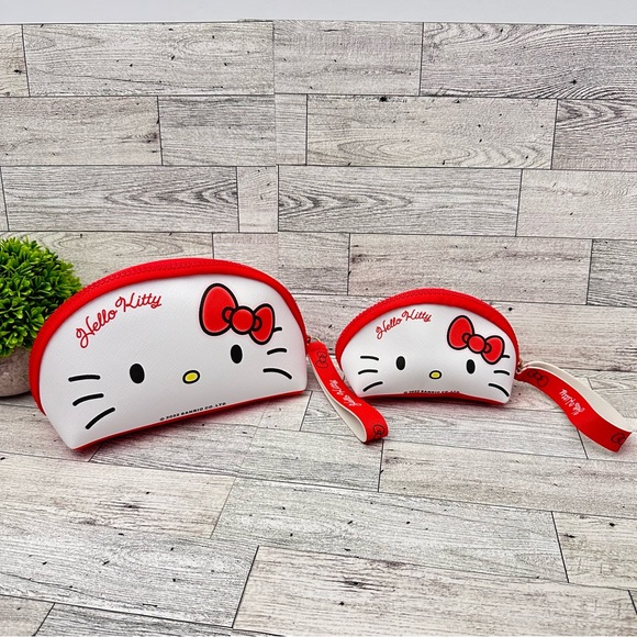 Hello Kitty Handbags - Hello kitty  set 2 pieces makeup bags
